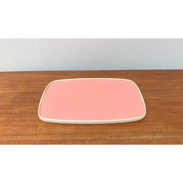 Mid-Century Plastic Blue & Pink Flip Tray, 1960s, in Very Good conditions. Designed 1960 to 1969