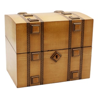 Early 20th Century English Arts & Crafts to Art Deco Satinwood Box For Sale