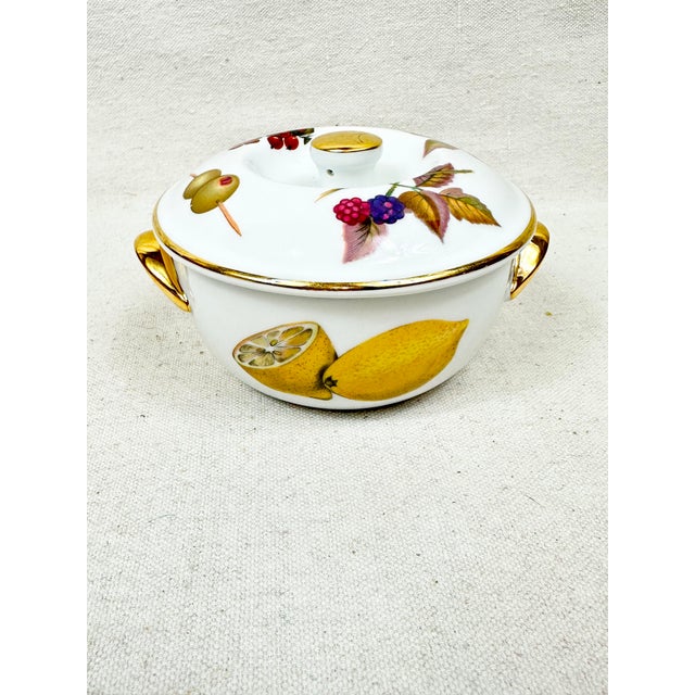 Beautiful vintage Royal Worcester lidded serving dish. Part of their Evesham gold collection. This is a lidded casserole...