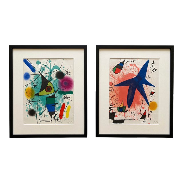 Joan Miro Vintage 1972 Mid Century Modernist Framed " Le Chanteur " and " l'Etoile Bleu " Original Lithograph Prints - Set of 2 For Sale