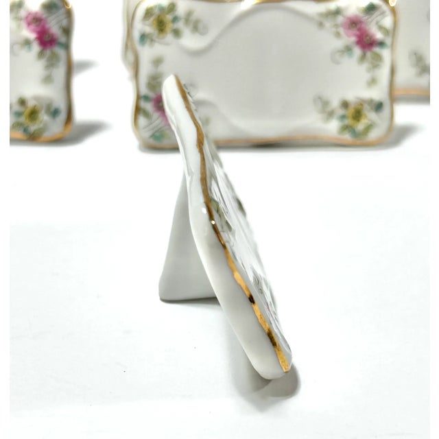 Ceramic 1960s Mann Porcelain Place Card Holders and Message Board – Tobacco Leaf Pattern – Set of 9 For Sale - Image 7 of 12