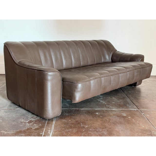 Mid-Century Modern 1980’s Buffalo Leather Ds-44 Attributed to DeSede Sofa For Sale - Image 3 of 16