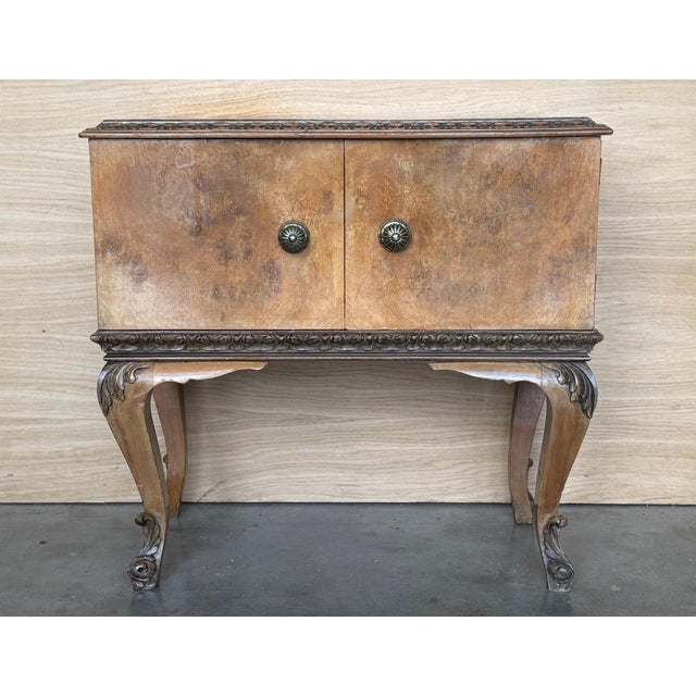 Early 20th Century Italian Bedside Tables in Light Oak with two doors, A Pair For Sale - Image 16 of 18