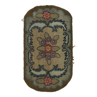 Antique Hooked Rug With Floral Medallion & Scrollwork Design - Rug & Kilim For Sale