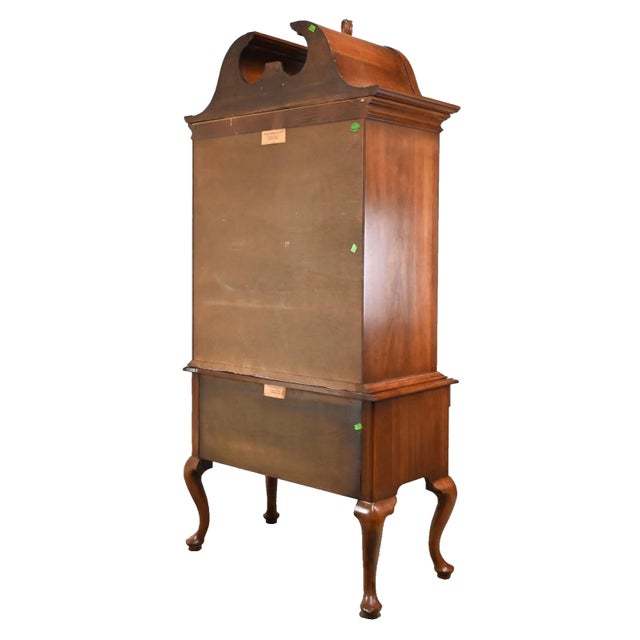 Queen Anne 1960s Henkel Harris Queen Anne Philadelphia Style Bonnet Top Wild Cherry Highboy For Sale - Image 3 of 7