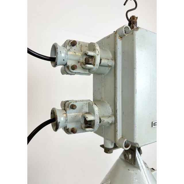 1970s Industrial Cast Aluminium Explosion Proof Lamp from Elektrosvit, 1970s For Sale - Image 5 of 18