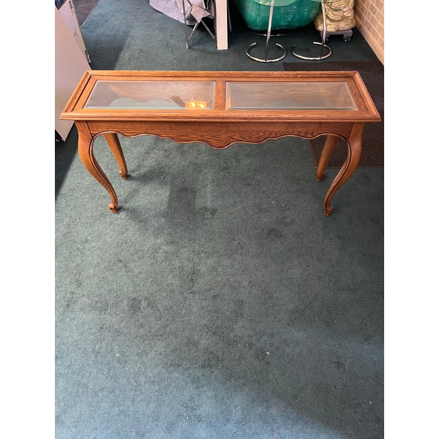 Authentic Pennsylvania House Queen Anne style coffee table featuring solid oak construction, hand-carved detailing, and...