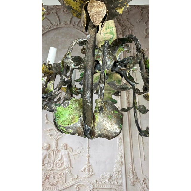Italian Tole 10-Lights Florentine Chandelier With Original Polychrome Patina For Sale - Image 14 of 16