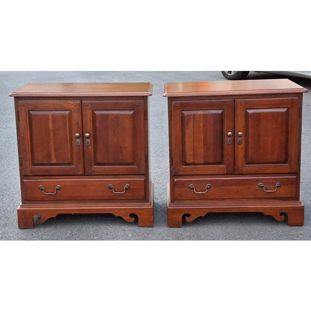 Chippendale Pair Hooker Furniture French Chippendale Style Cherry Night Tables For Sale - Image 3 of 18