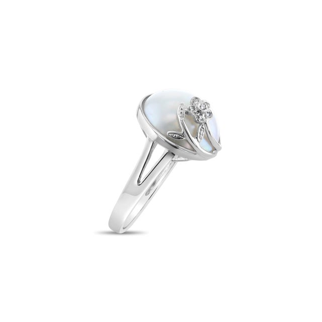 Contemporary Mabe Pearl Flower Diamond Ring 14k White Gold, Size 5 For Sale - Image 3 of 3