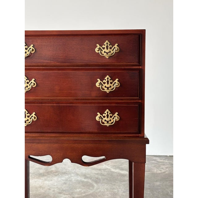 Brown Georgian Chippendale Mahogany Three-Drawer Chest on Stand, 1960s For Sale - Image 8 of 16