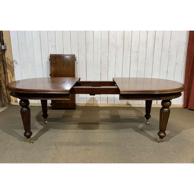 Victorian Style Oval Mahogany Table with One Extension For Sale - Image 9 of 18