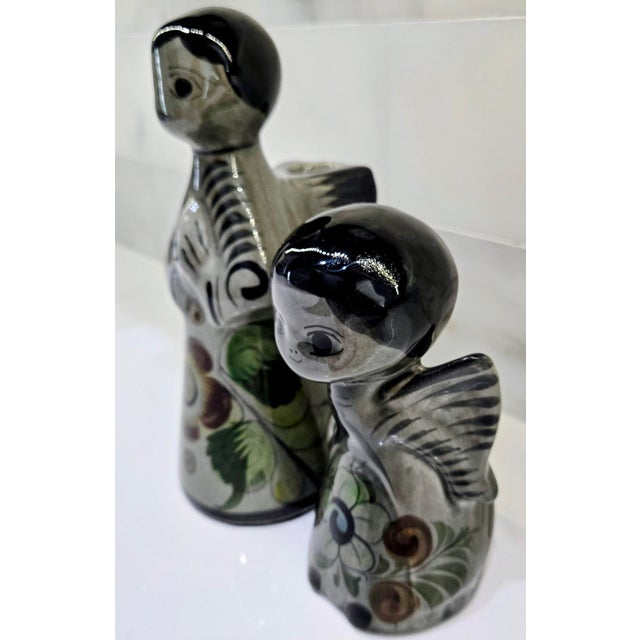 Vintage Tonalá Angel Figurine Pair – Mexican Folk Art Pottery Candlestick & Praying Angel, Hand Painted Floral For Sale In Dallas - Image 6 of 13