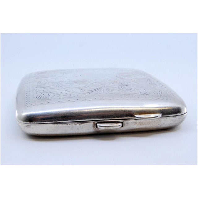 Silver Cigarette Case with Engraved Curved Garlands For Sale - Image 3 of 10