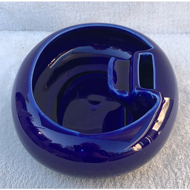 Vintage Hall China Company Cobalt Ashtray With Integrated Matchbook Holder and Cigarette Rest For Sale - Image 4 of 7