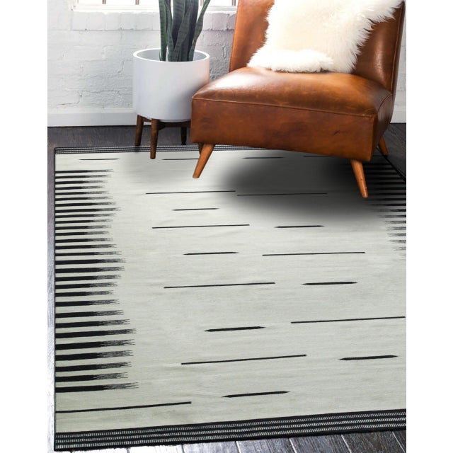 Contemporary 4x6 Sloane Majestic Gray Minimalist Kilim Geometric Modern Flatweave Wool Rug For Sale - Image 3 of 9