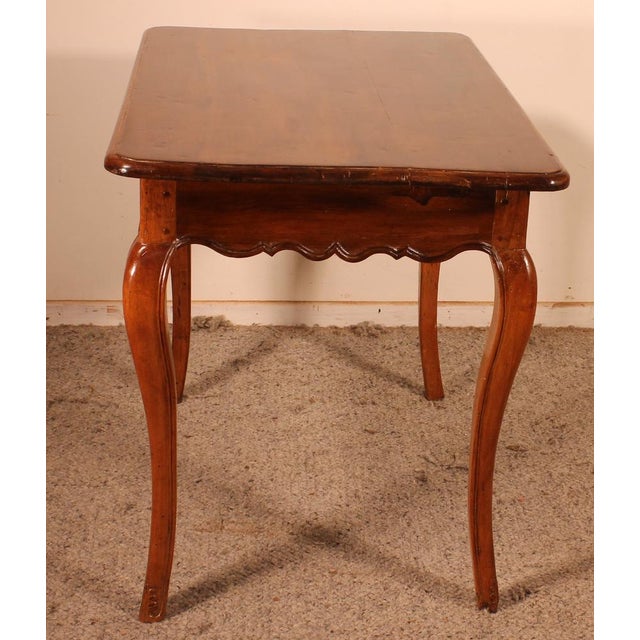 18th Century Side or Writing Table in Walnut For Sale - Image 9 of 12