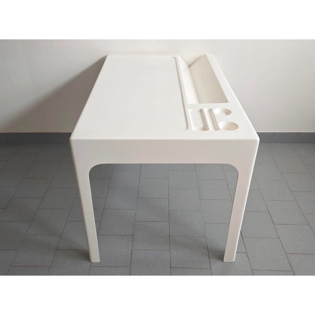 Space Age Ozoo Desk in Fiberglass by Marc Berthier for D.A.N., 1960s For Sale - Image 10 of 18