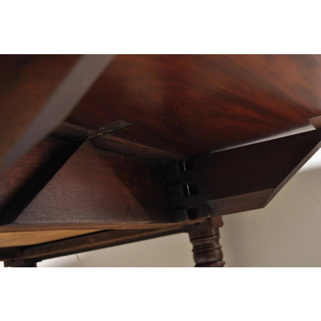 Antique Federal Sheraton Mahogany Drop Leaf Breakfast Dining Table W/ Drawer For Sale - Image 9 of 12