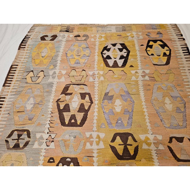 Turkish Vintage Anatolian Kilim Area Rug, Hand-Woven Wool, Geometric Design,Tan & Pale Green, 5x10 For Sale - Image 3 of 14
