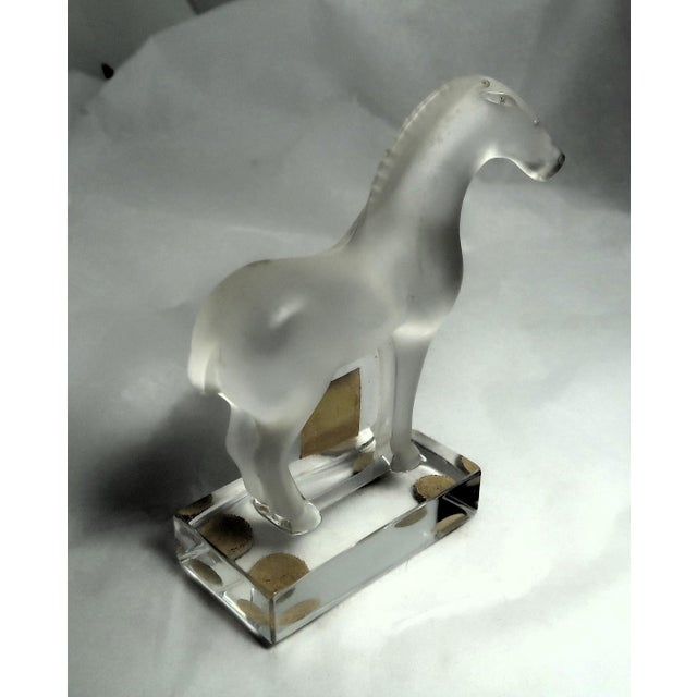 Late 20th Century Lalique (France) - Exquisite Signed Clear and Frosted Tang Horse With Original Label, Retired - For Sale - Image 12 of 16