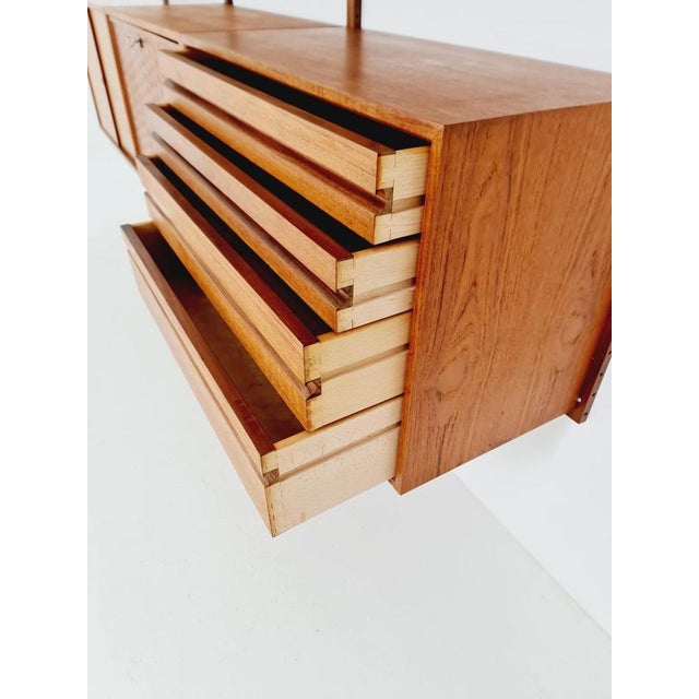 Large Mid-Century Danish Teak Wall Unit with 3 Cabinets and Showcase by Poul Cadovius for Cado, Denmark, 1960s For Sale - Image 5 of 18