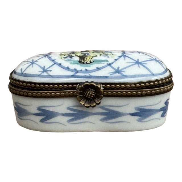 1920s Delicate Limoge Box France For Sale