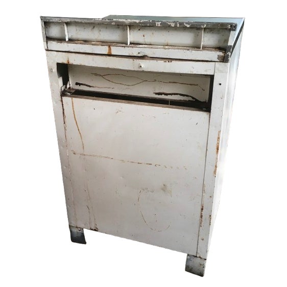 Hi, great and vintage mid century American made metal kitchen cabinet with drawer, two door cabinet, and green countertop...