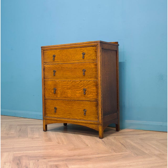 Antique Vintage Edwardian Arts and Crafts Chest of Drawers in Oak, 1900s For Sale - Image 4 of 8