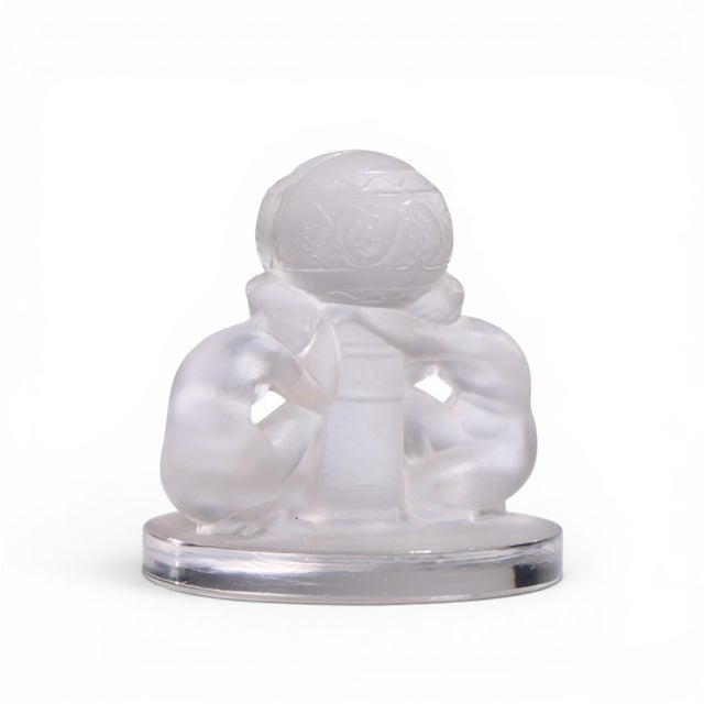 René Lalique Deux Figurines Menu Holder This menu holder measures: 2.25 wide x 2 deep x 2.25 inches high Great Vintage...
