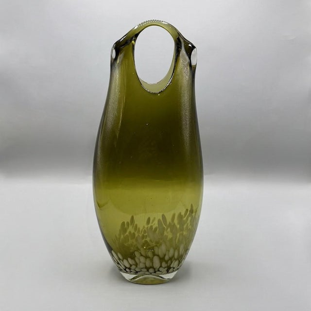1970s Large Mid-Century Hand-Blown Olive Green and White Spatter Art Glass Vase, 1970s For Sale - Image 5 of 17