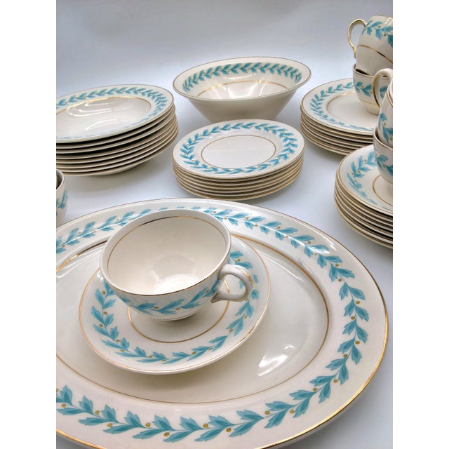 1950s Vintage Johnson Bros Pareek England Dinner/Lunch Set of 40 Pieces For Sale - Image 5 of 10