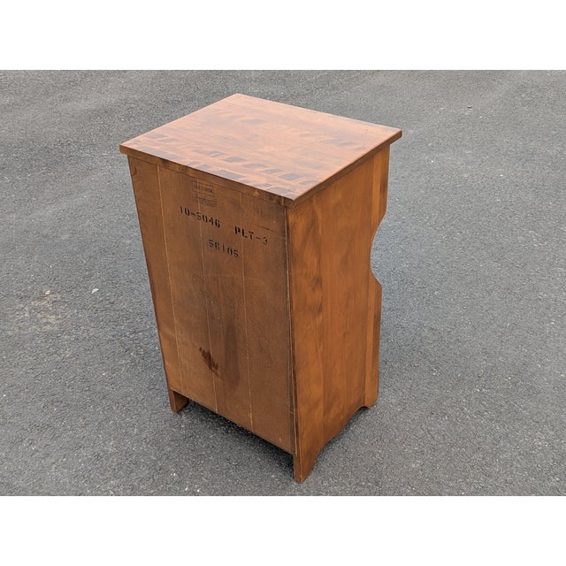 Farmhouse Vintage Ethan Allen Baumritter Heirloom | Farmhouse Maple End Table | Nutmeg Colonial Side Table For Sale - Image 3 of 12