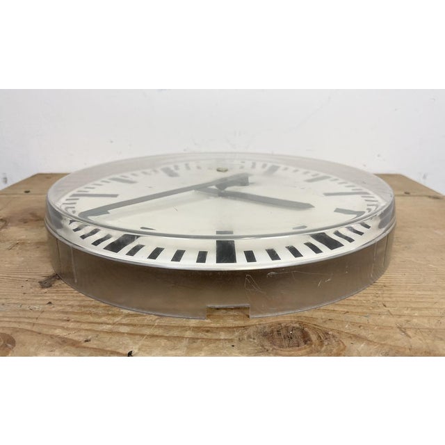 Industrial Acrylic Glass Station Wall Clock from Tn, 1960s For Sale - Image 10 of 17
