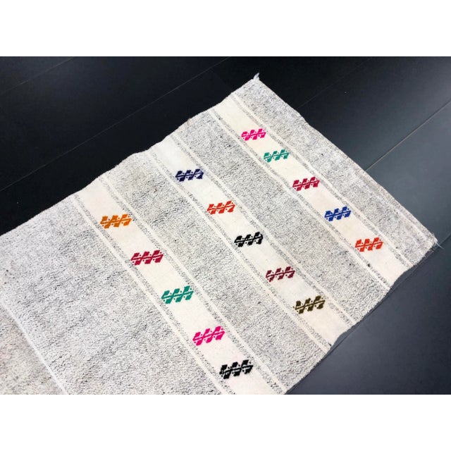 1960s Natural Turkish Handwoven Organic Kilim Runner Rug For Sale - Image 5 of 11