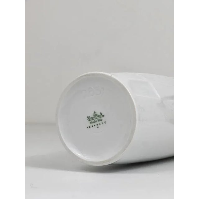 White Relief Op Art Porcelain Vase by Cuno Fischer for Rosenthal Studio-Linie, 1960s For Sale - Image 9 of 10
