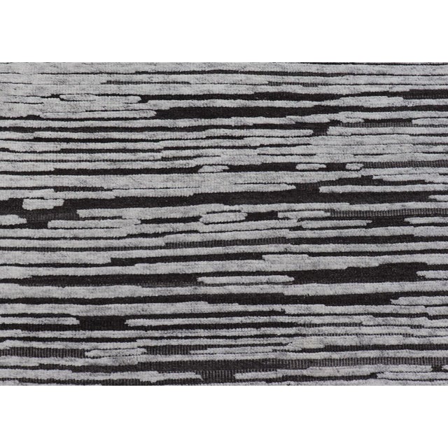 Keivan Woven Arts Modern Runner With in Charcoal 3 X 13'5 For Sale In Atlanta - Image 6 of 11