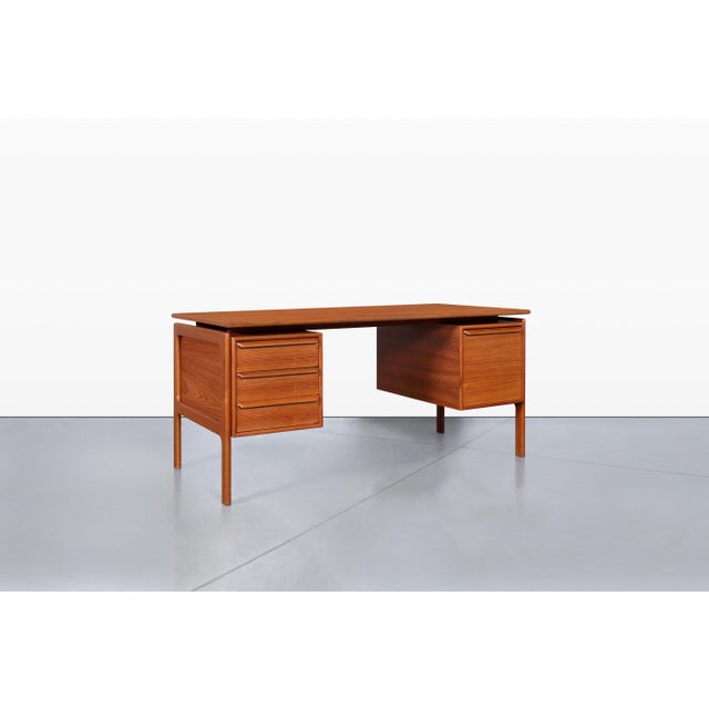 1960s Danish Modern Floating Top Teak Executive Desk by g.v. Mobler For Sale - Image 5 of 14