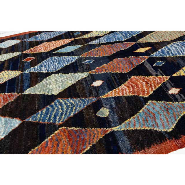 Modern Moroccan Style Hand-Knotted Wool Area Rug With Geometric Diamond Motif For Sale In New York - Image 6 of 12