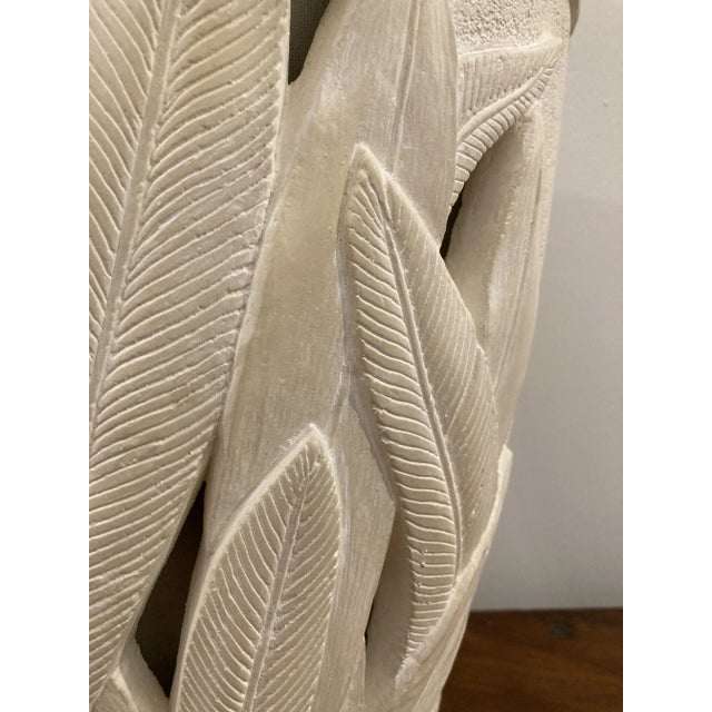 1990s Vintage Sculptural Leaf Pattern Plaster Lamp For Sale - Image 5 of 6