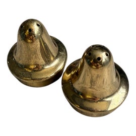 Example of Salt and Pepper Shakers