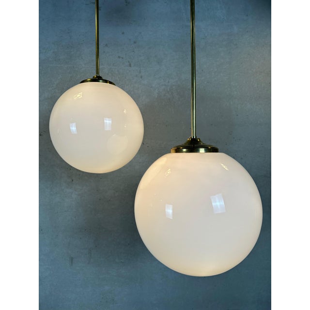 New old stock' XL opaline globe (Vianne glass - France). Art deco. Beautiful globes with a diameter of 35cm. Total length...