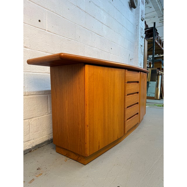 Skovby Møbelfabrik A/S Mid 20th Century Teak Credenza by Skovby of Denmark For Sale - Image 4 of 16