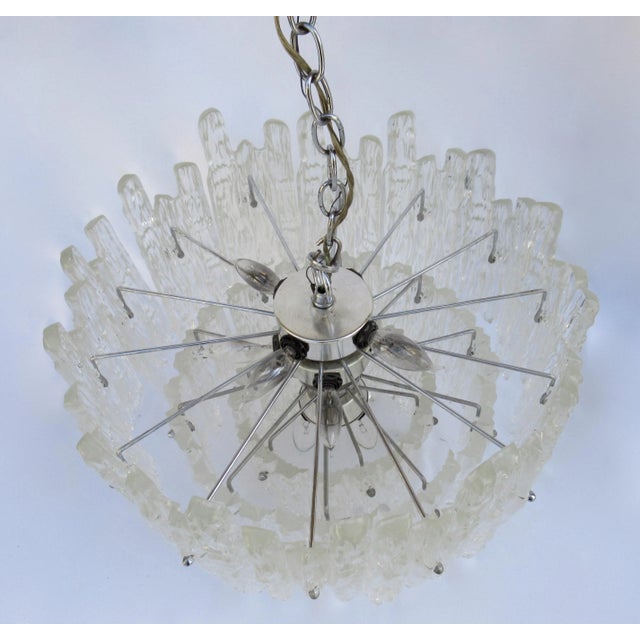 C.1960s Mid-Century Modern Style of Kalmar 3-Tiered Lucite & Chrome Icicle Dripped Chandelier For Sale - Image 11 of 12