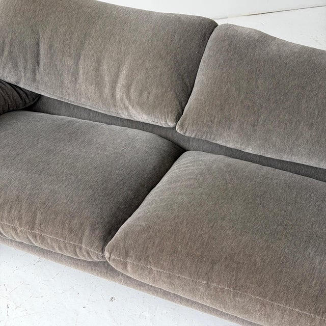 Postmodern 1980s Maralunga Sofa by Vico Magistretti for Cassina For Sale - Image 3 of 10