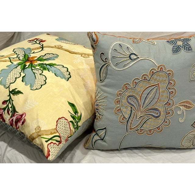 2020s Pair of Custom Designer Throw Pillows – Colefax & Fowler Crewel & Brunschwig & Fils Moiré Silk For Sale - Image 5 of 12