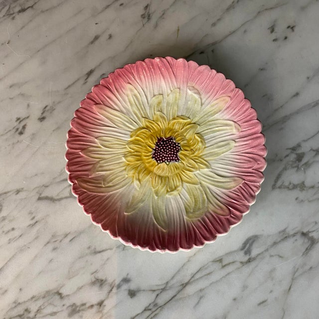 Beautiful&nbsp;French Orchies Majolica plate circa 1890, modeled as a large pink daisy with deeply molded overlapping...