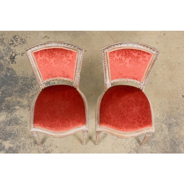 French Antique French Louis XVI Style Painted Side Chairs W/ Red Velvet Damask – A Pair For Sale - Image 3 of 18