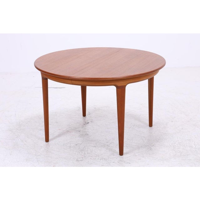1960s Vintage Danish Extendable Dining Table in Teak by Johannes Andersen, 1960s For Sale - Image 5 of 16