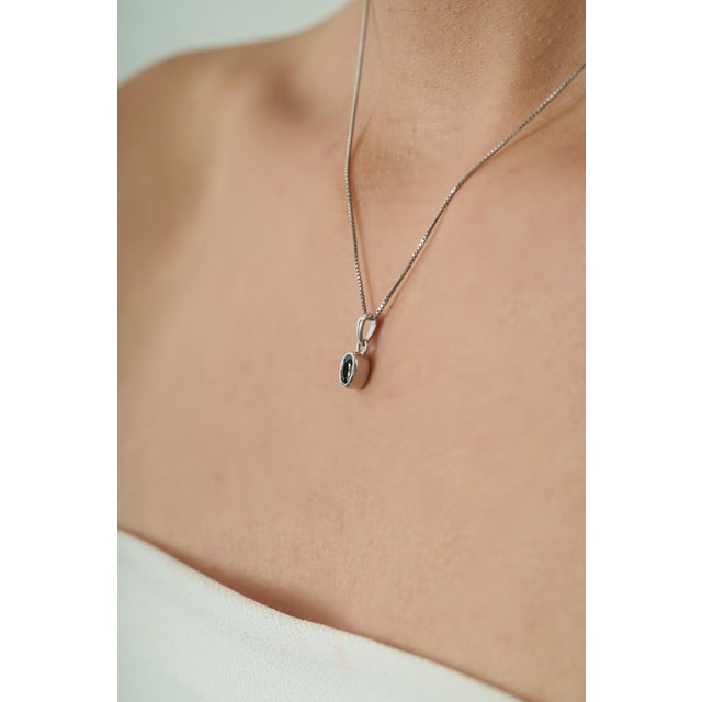 Blue Minimalist Oval 0.6 Ct Blue Sapphire Bezel Set Solitaire Stackable Pendant in 925 Silver For Sale - Image 8 of 12